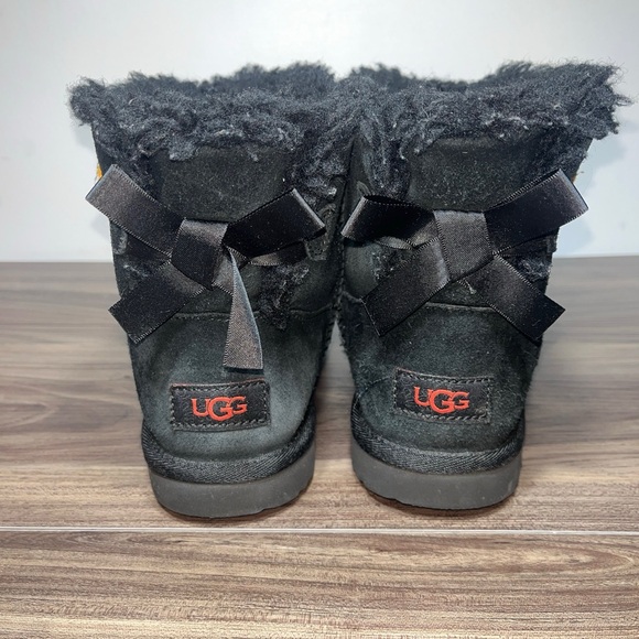UGG  Boots Kids US 3  Mini Bailey Bow II Butterfly Black - Picture 4 of 7